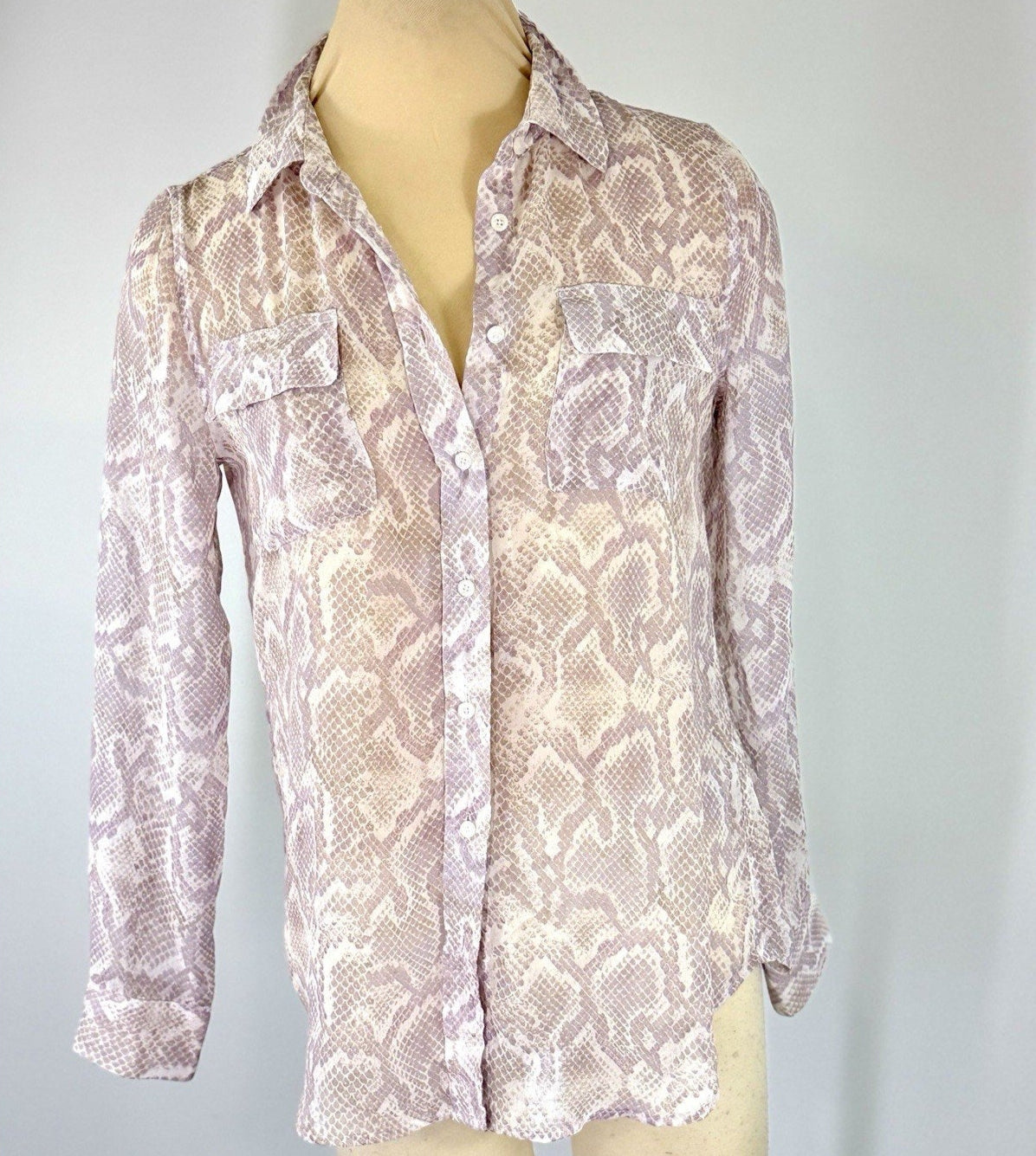 white house black market size 0 sheer snakeskin blouse