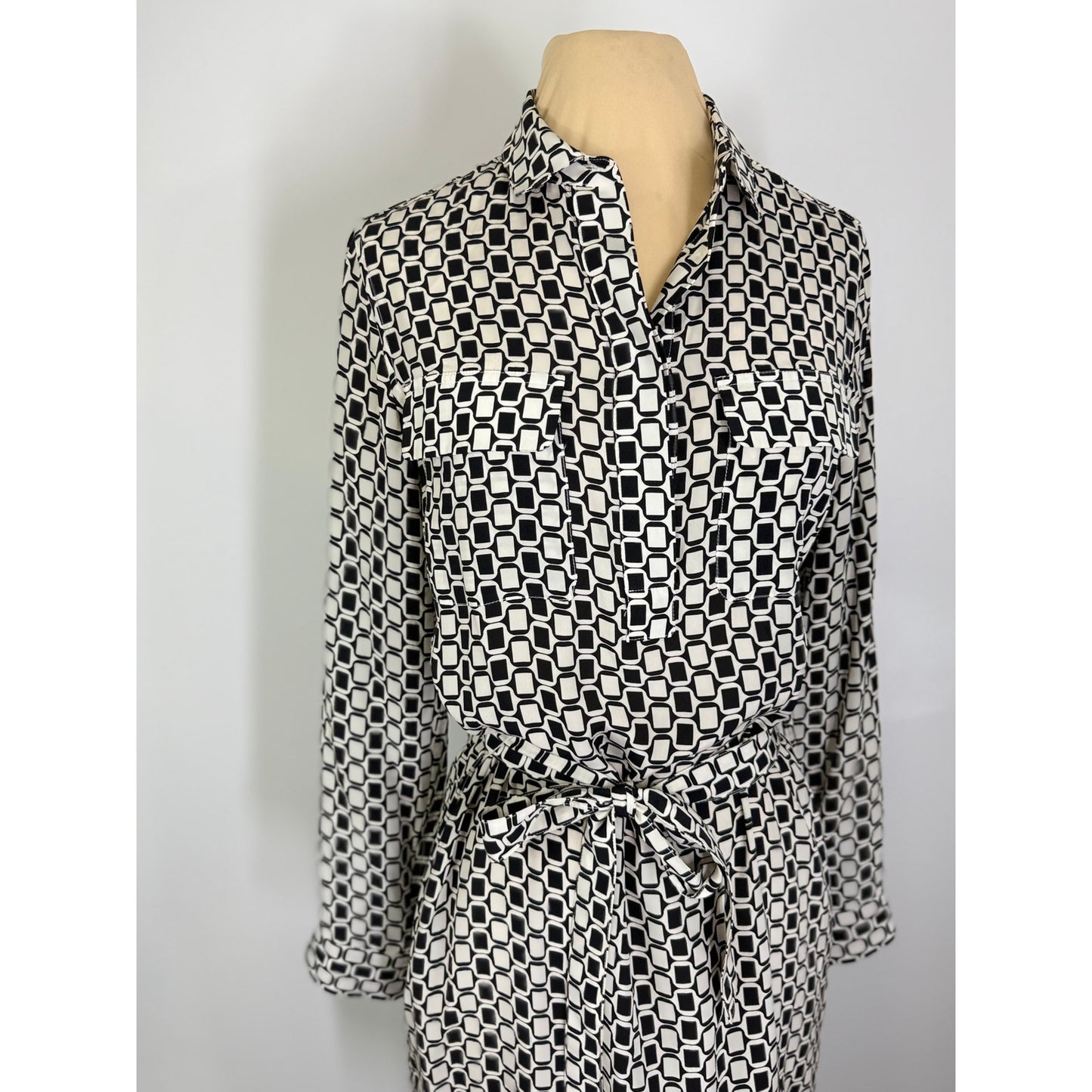 JMclaughlin 100% Silk black and white dress -S