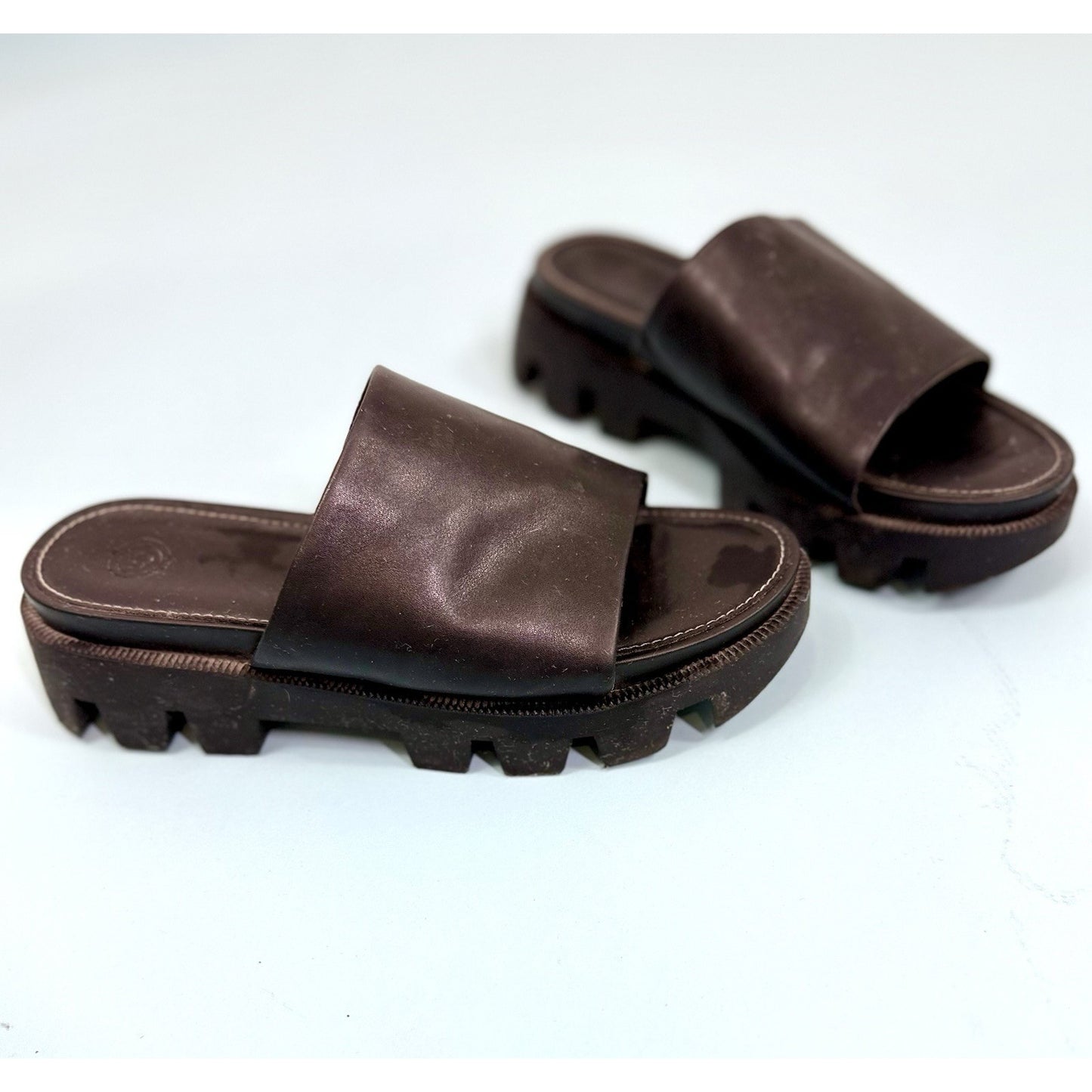 Urban Outfitters Roxy Chunky Sandals Black size 7 New In Box NWT