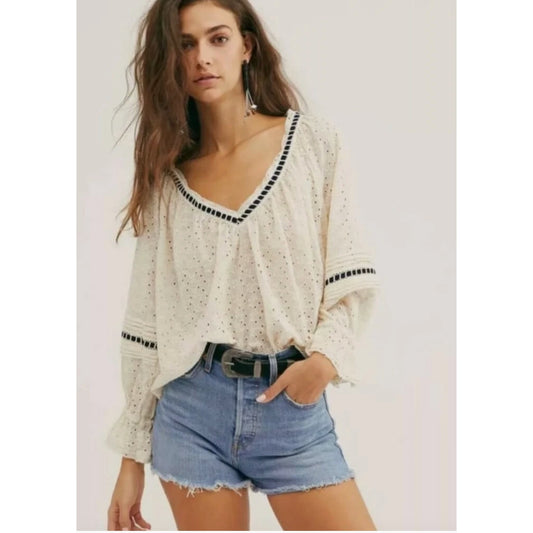 Vintage ivory eyelet flowy women's top size M