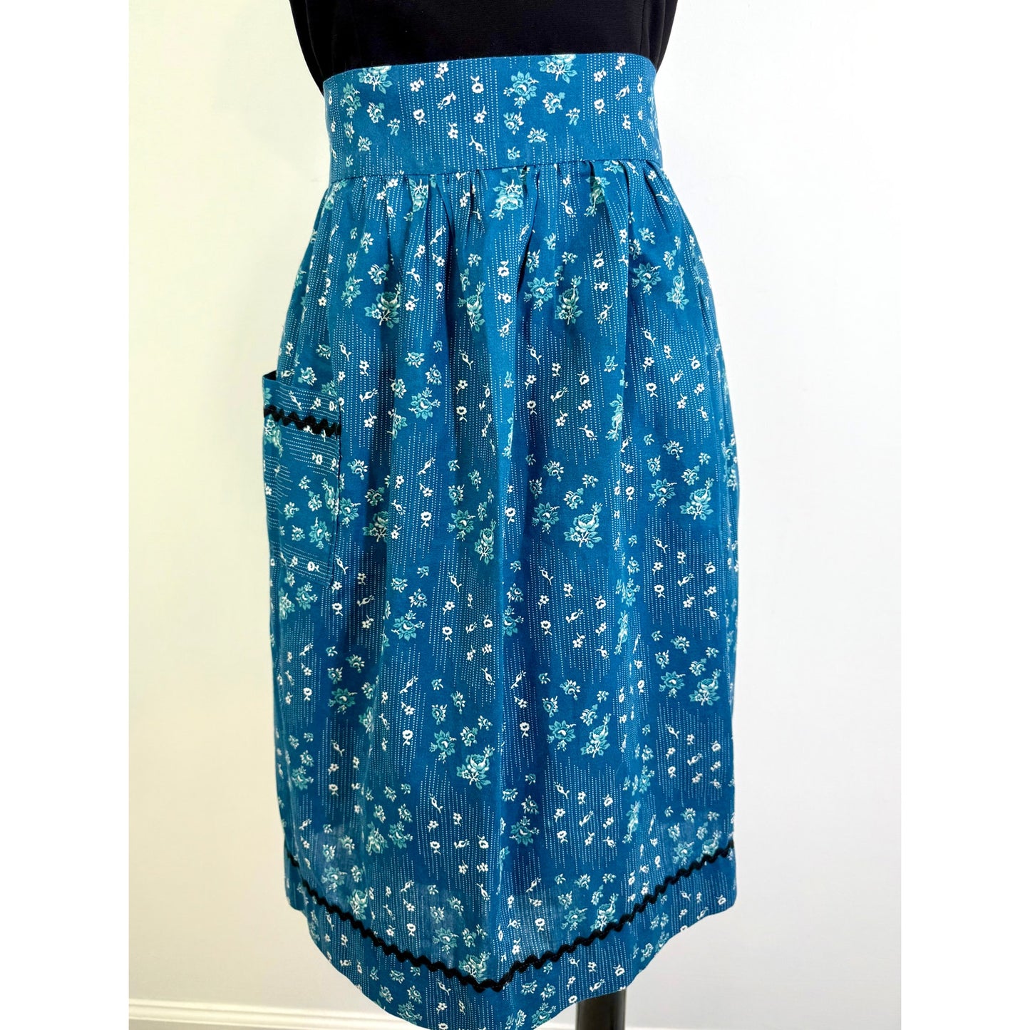 Vintage French Country blue  floral apron