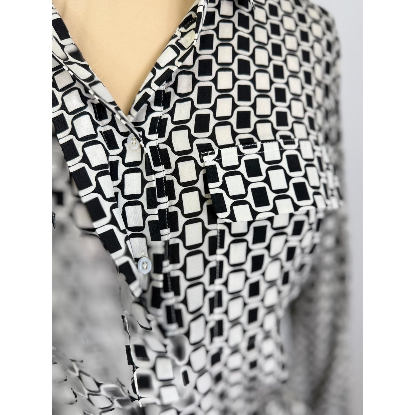 JMclaughlin 100% Silk black and white dress -S