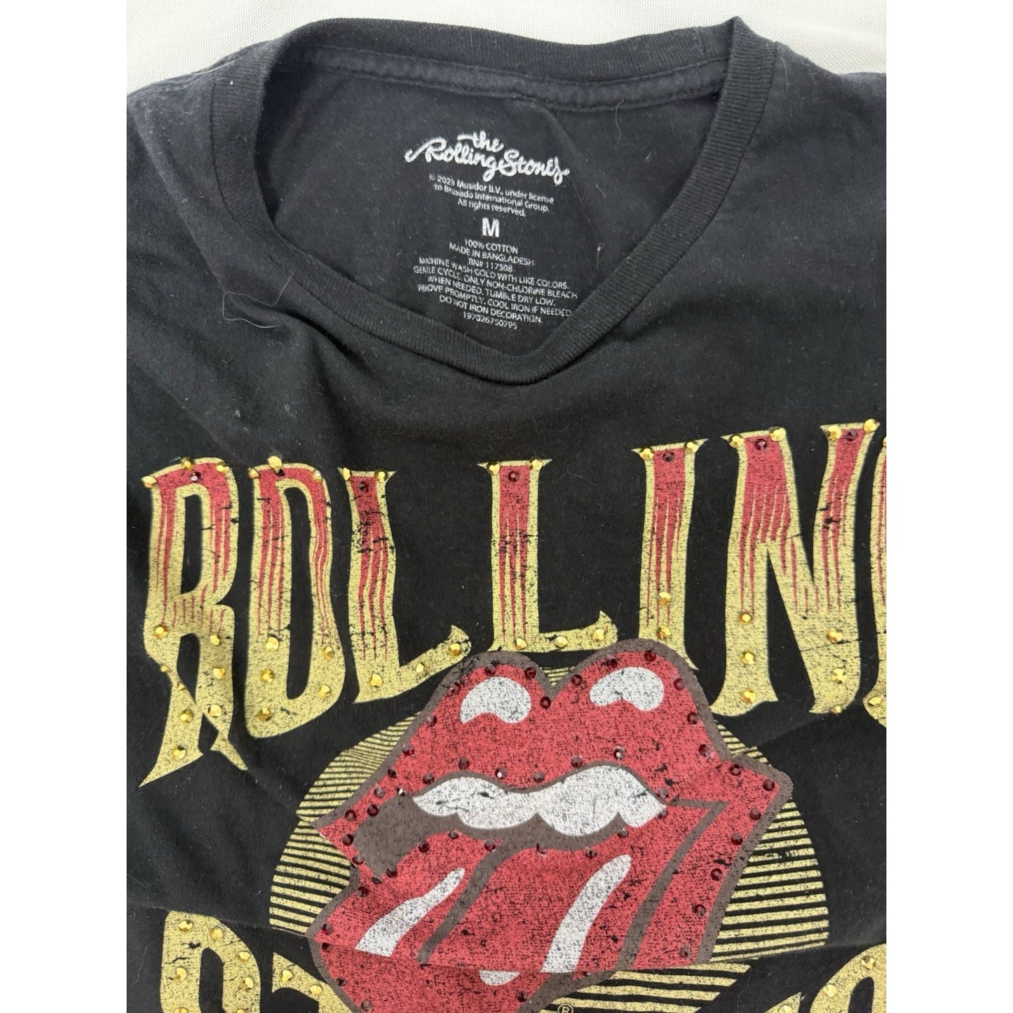 Authentic rolling stones black tee w rhinestones