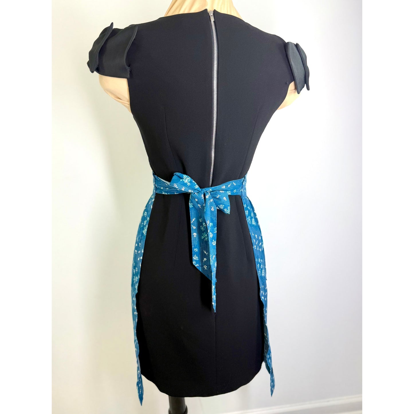 Vintage French Country blue  floral apron