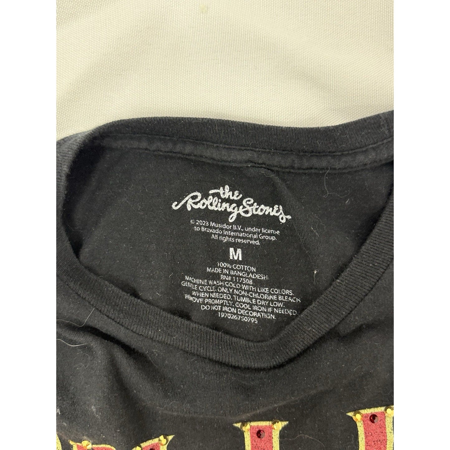 Authentic rolling stones black tee w rhinestones