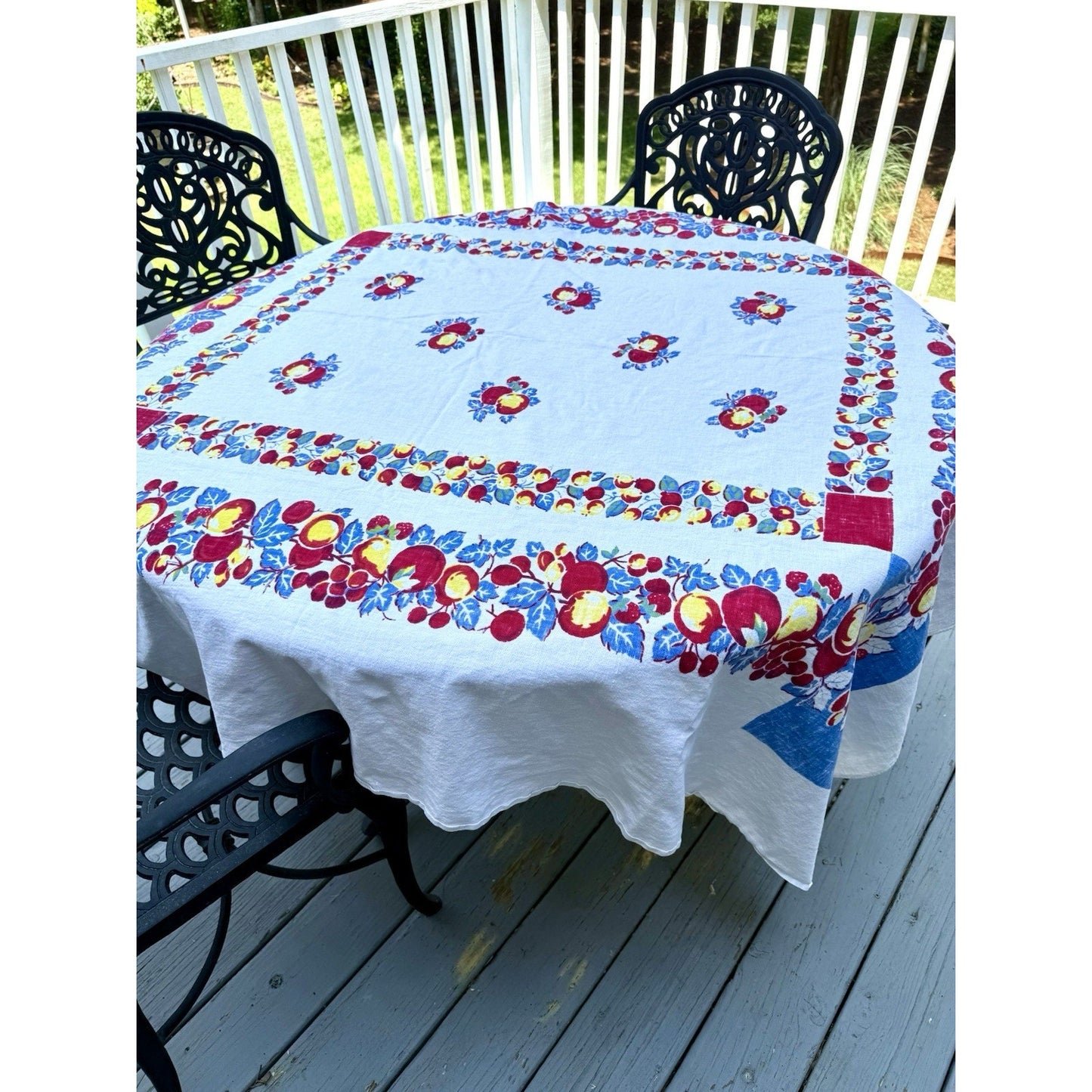 VINTAGE cotton floral cottage French Country Tablecloth Textile (66 x 74) Paris