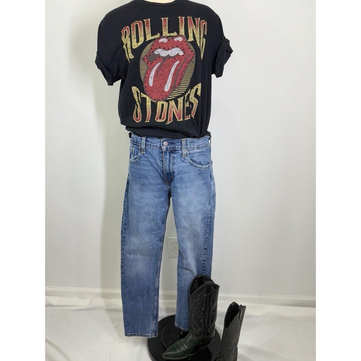 Authentic rolling stones black tee w rhinestones