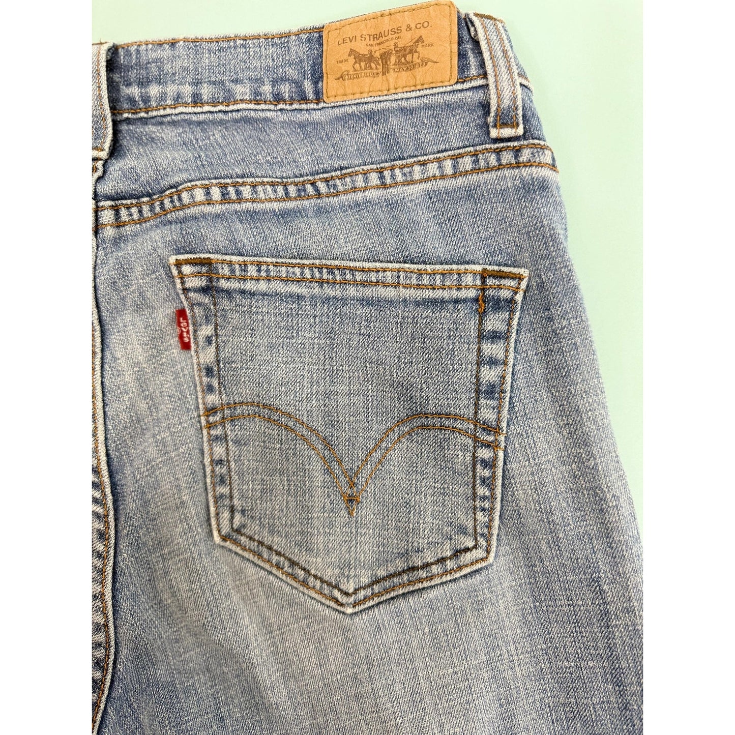 Authentic LEVI's Vintage Bootcut 529 Women's jeans
