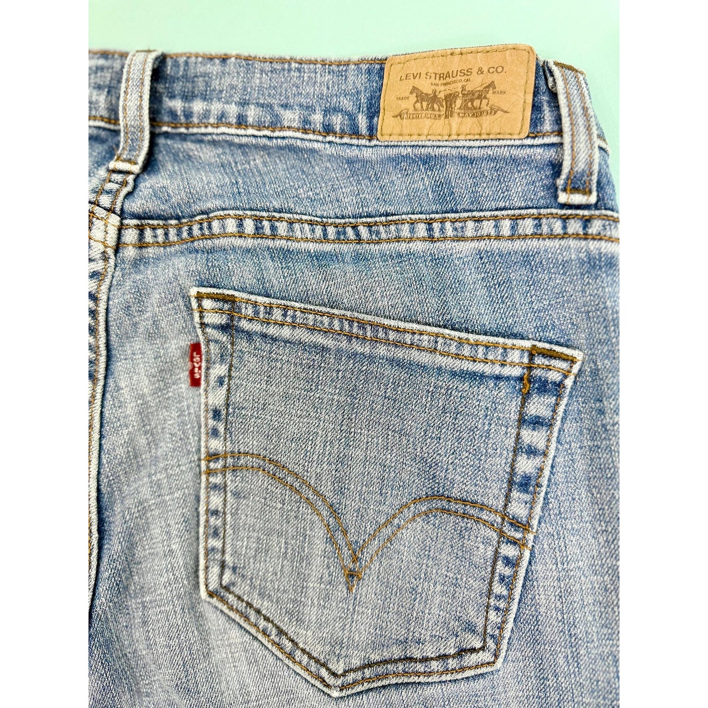 Authentic LEVI's Vintage Bootcut 529 Women's jeans