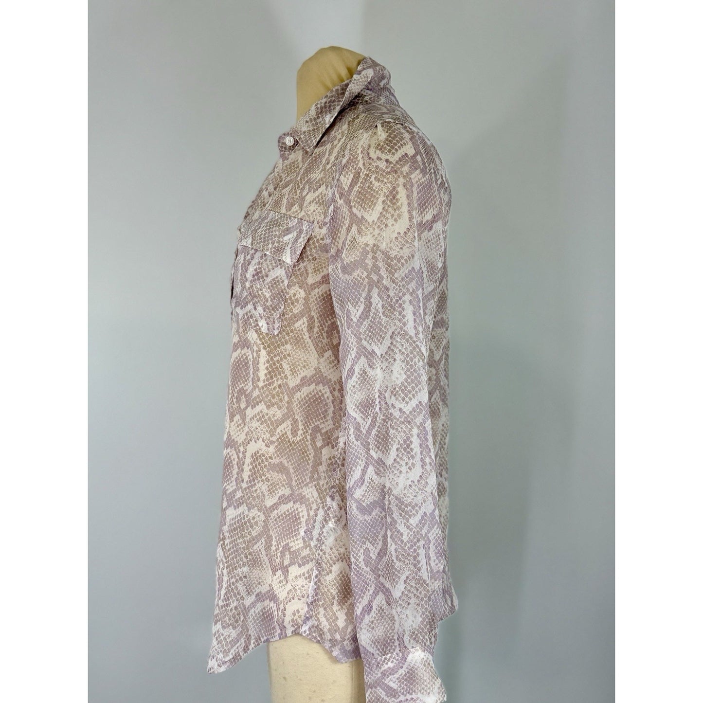 white house black market size 0 sheer snakeskin blouse