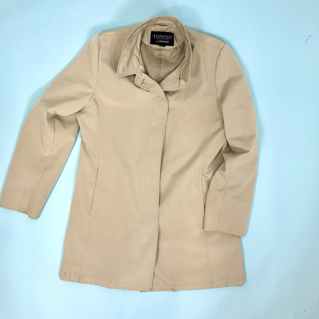 Vintage Towne by London Fog, Women's, Size L Trench Coat, Beige Button Up Jacket