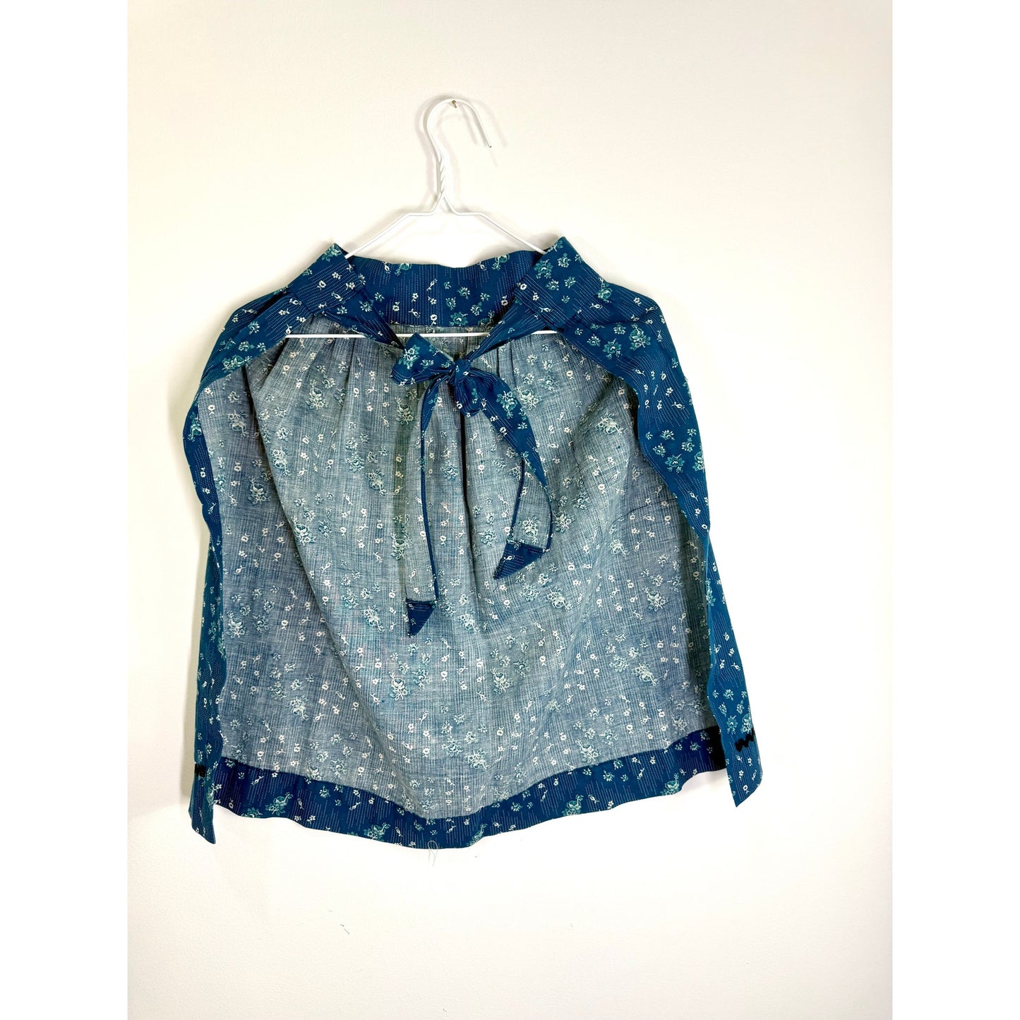 Vintage French Country blue  floral apron