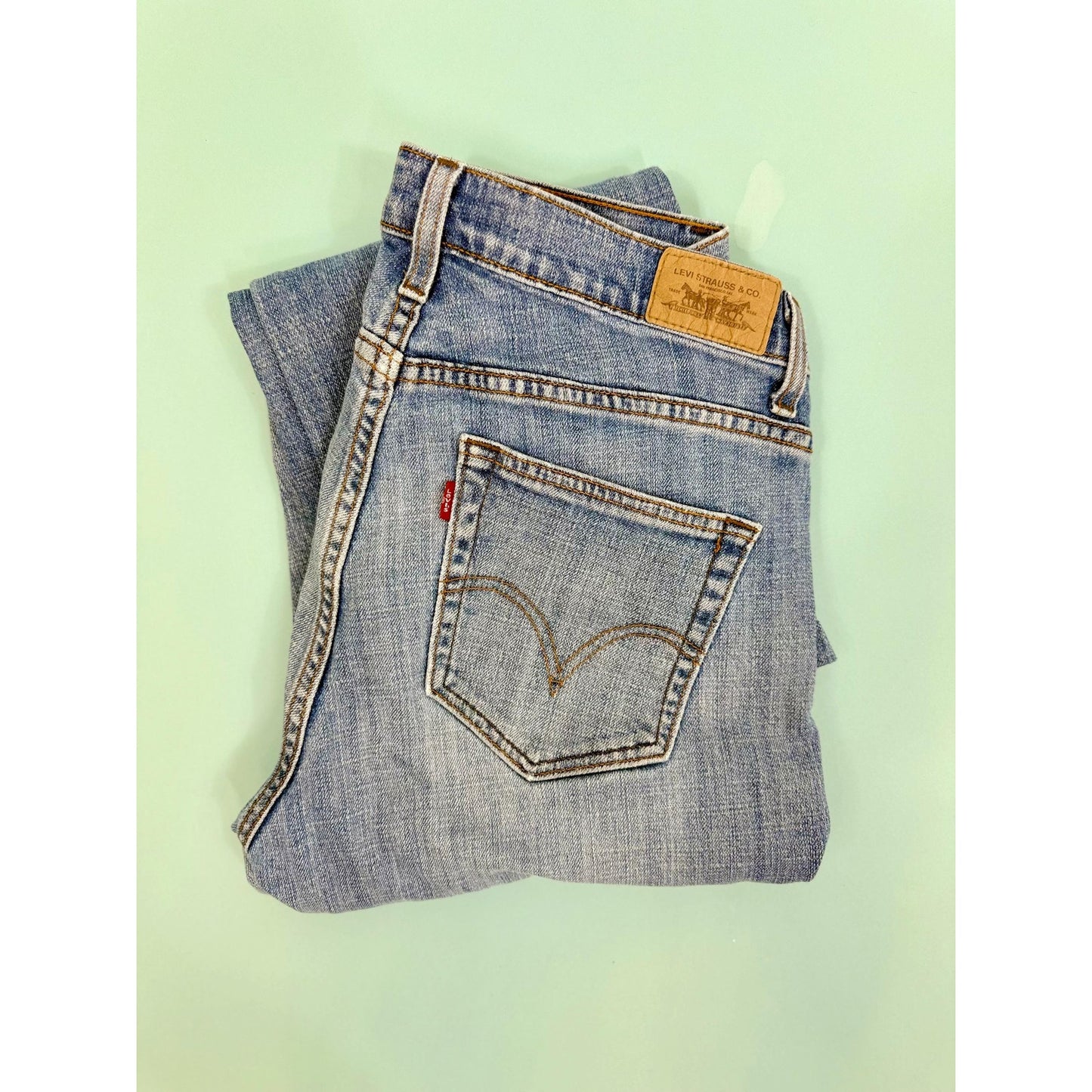 Authentic LEVI's Vintage Bootcut 529 Women's jeans