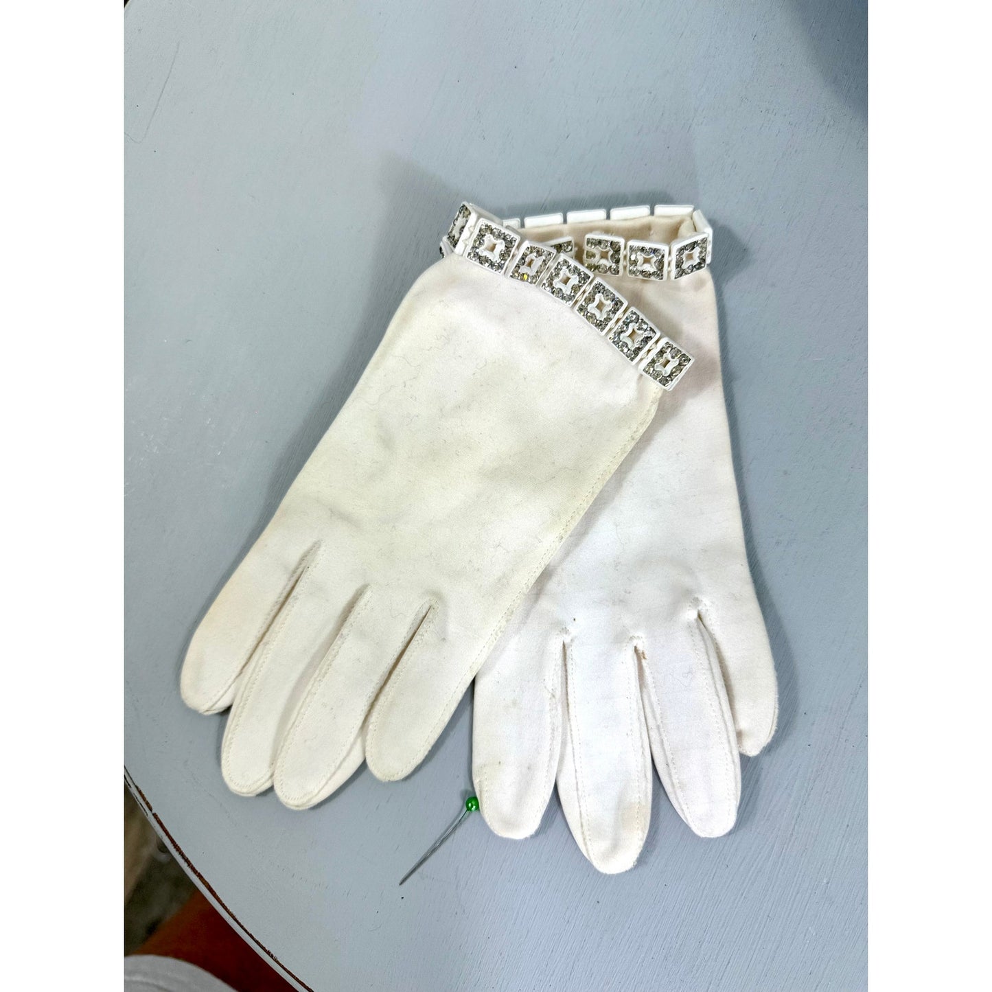 Vintage off white and rhinestone gloves