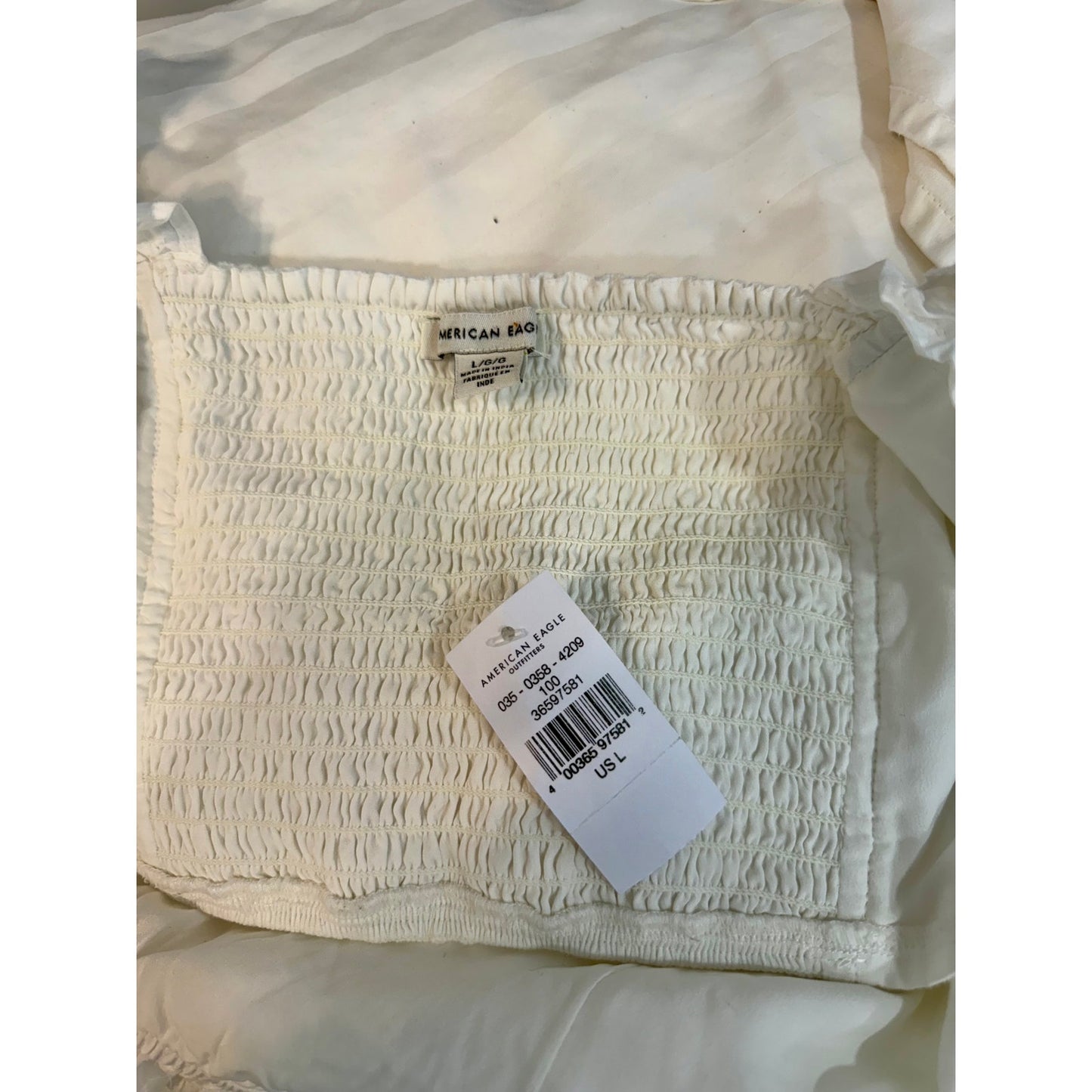 Perfect summer top! white lace cropped peasant  top.  women's top size L