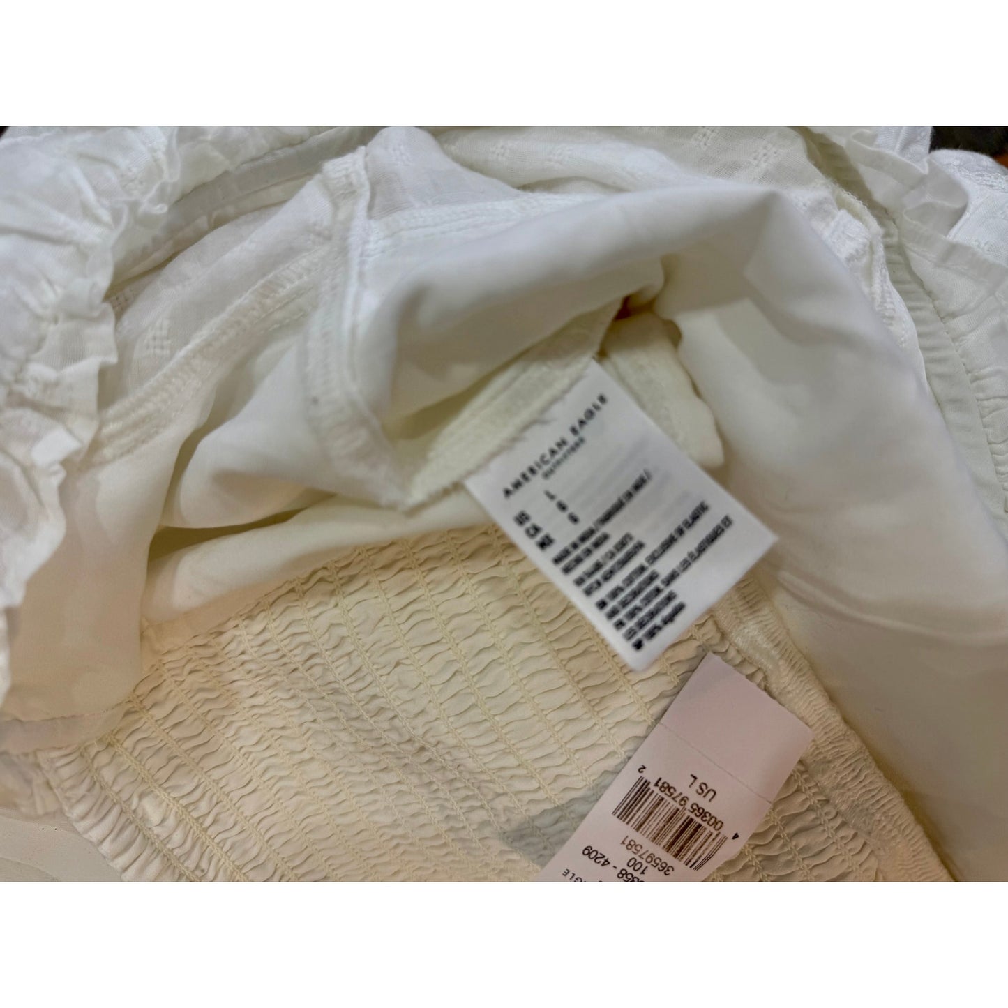 Perfect summer top! white lace cropped peasant  top.  women's top size L