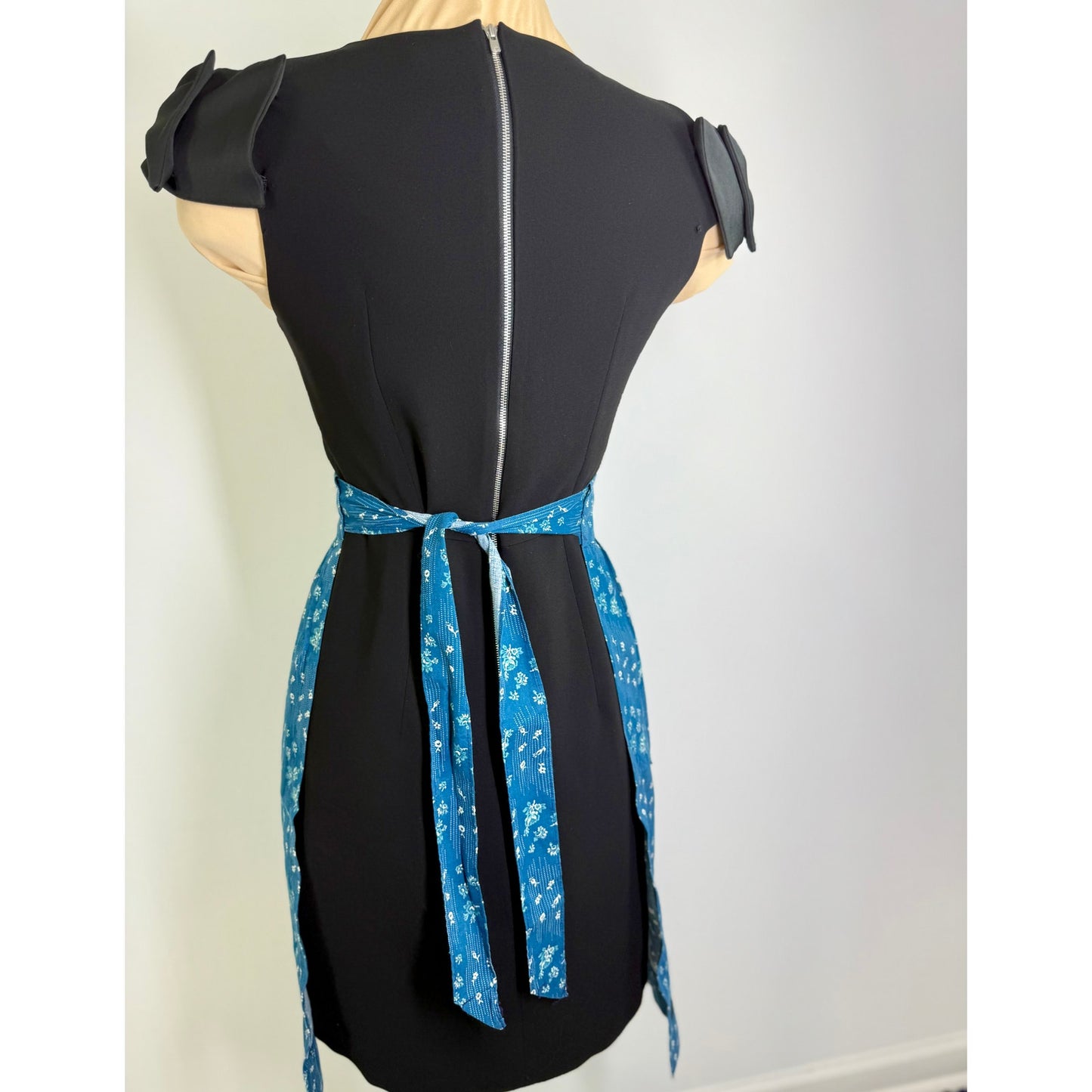 Vintage French Country blue  floral apron