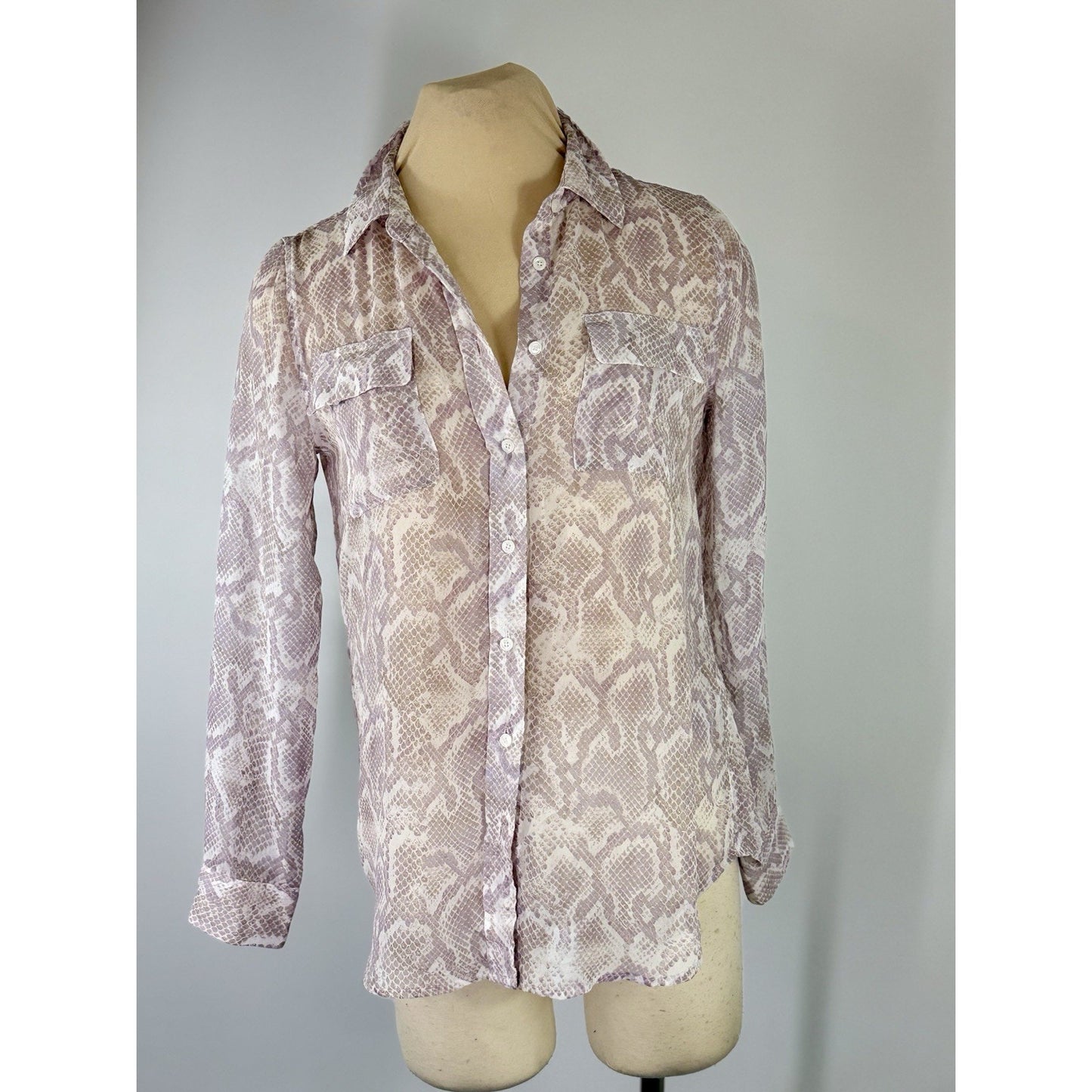 white house black market size 0 sheer snakeskin blouse