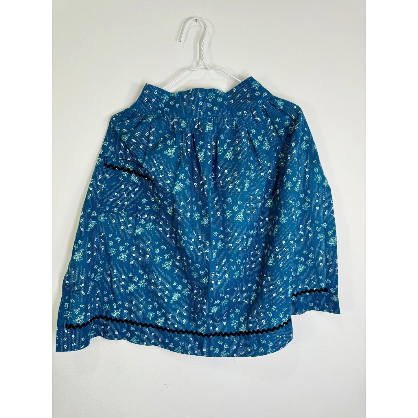 Vintage French Country blue  floral apron