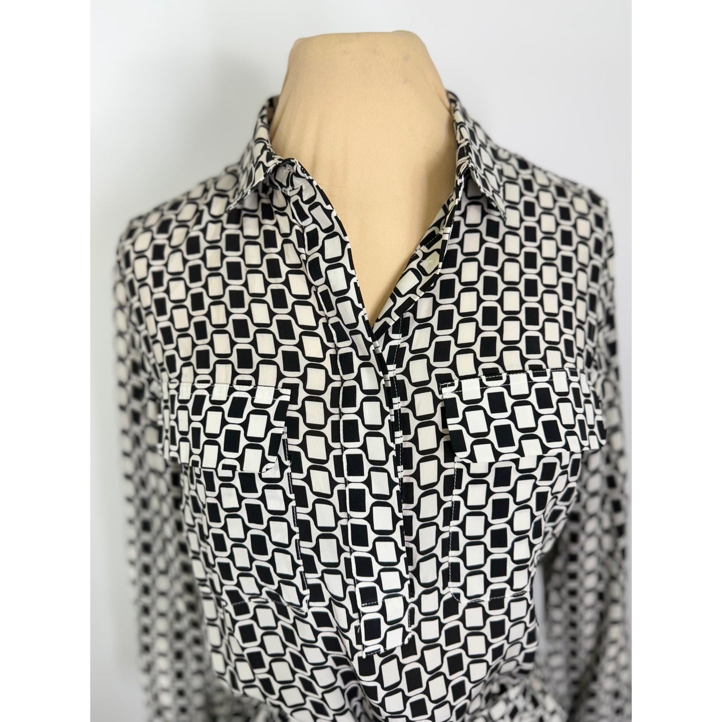 JMclaughlin 100% Silk black and white dress -S