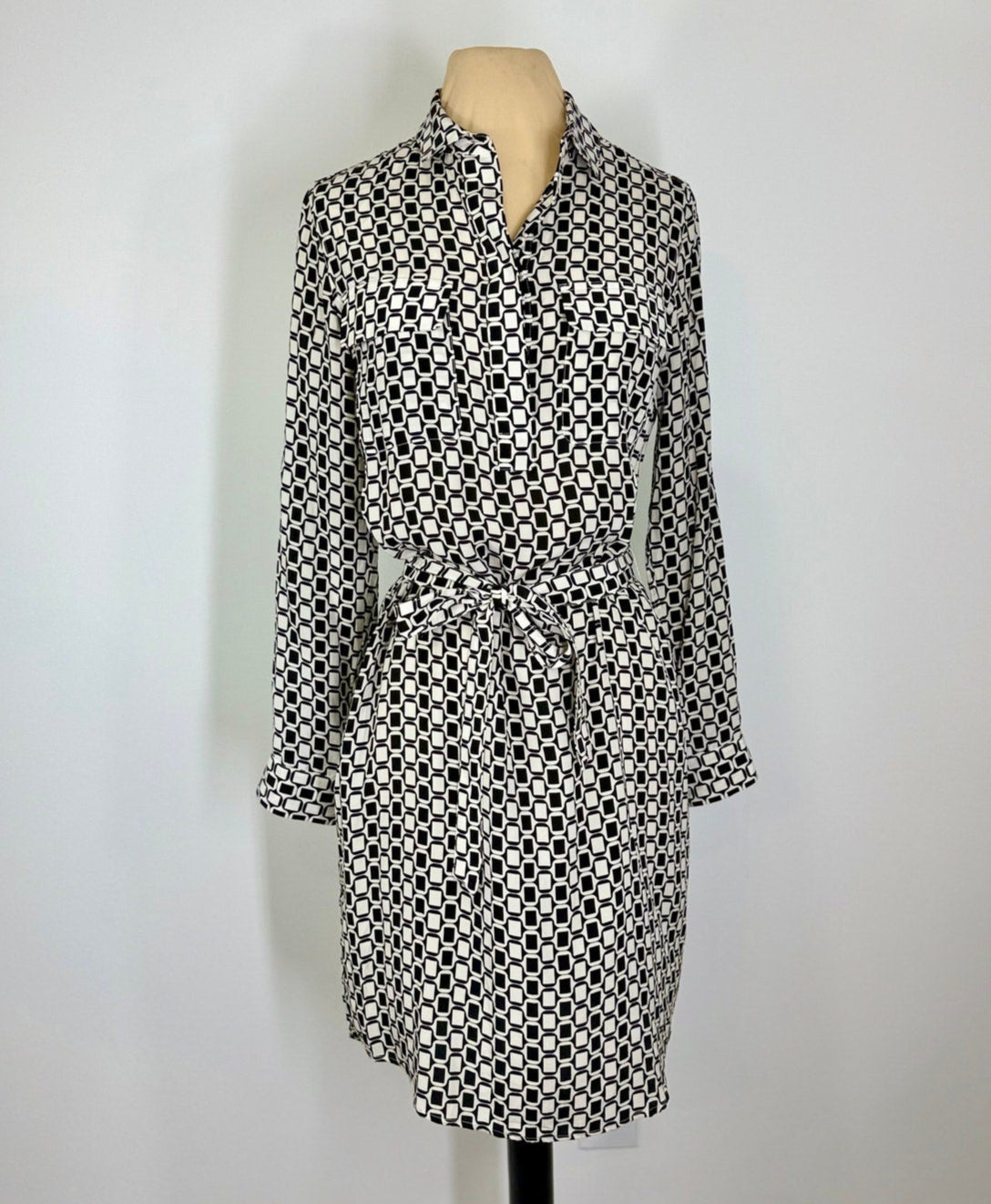 JMclaughlin 100% Silk black and white dress -S